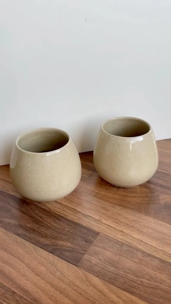 Rounded cups 001, view 4