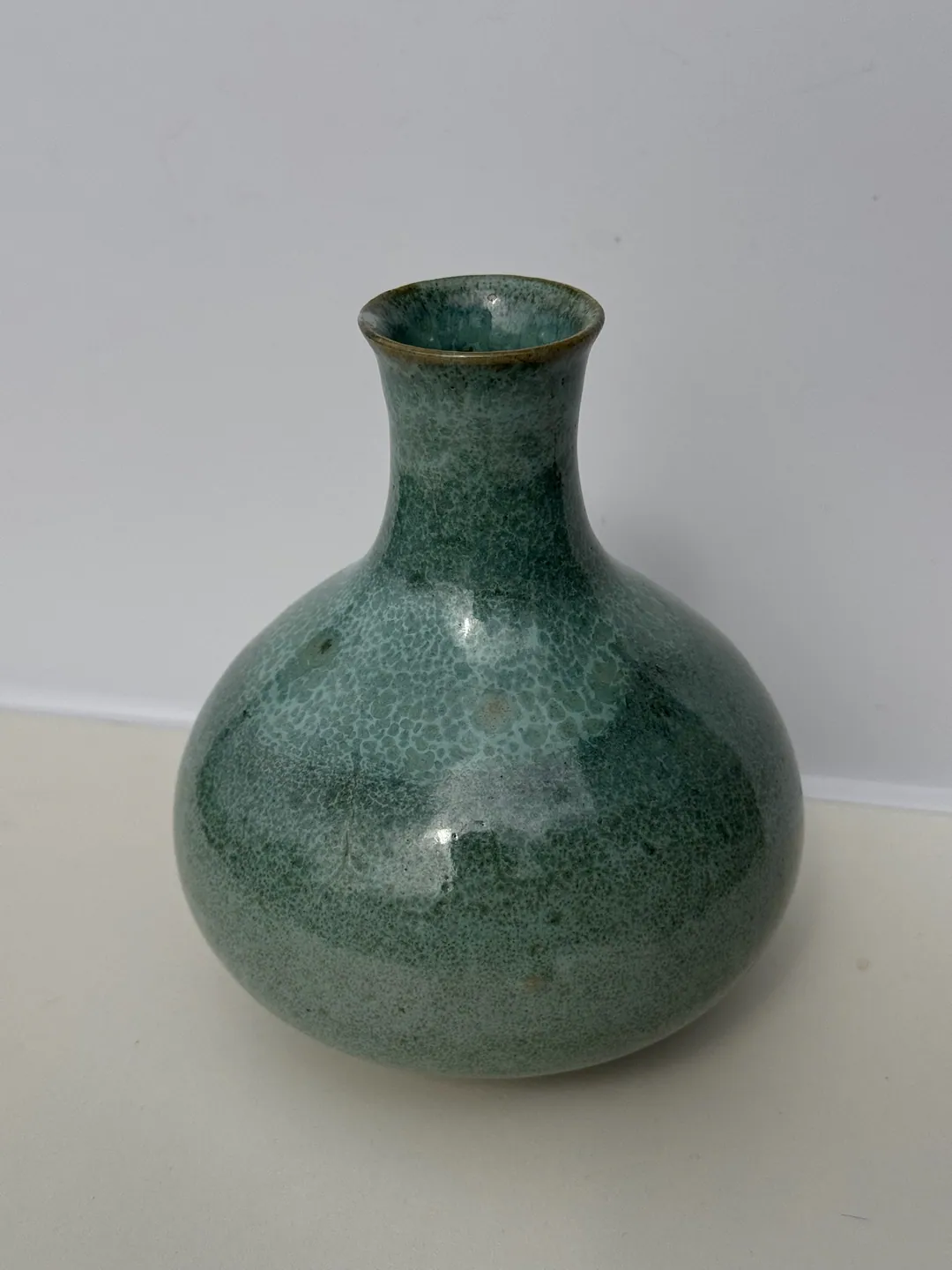 Vase 010, view 2
