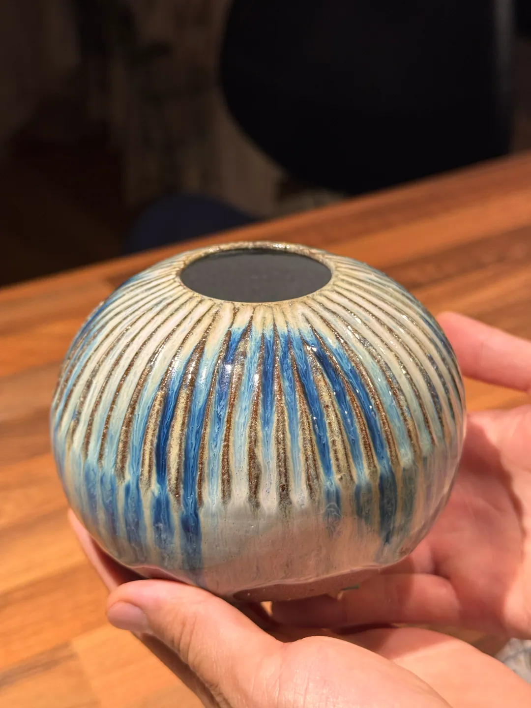 Vase 016, view 1