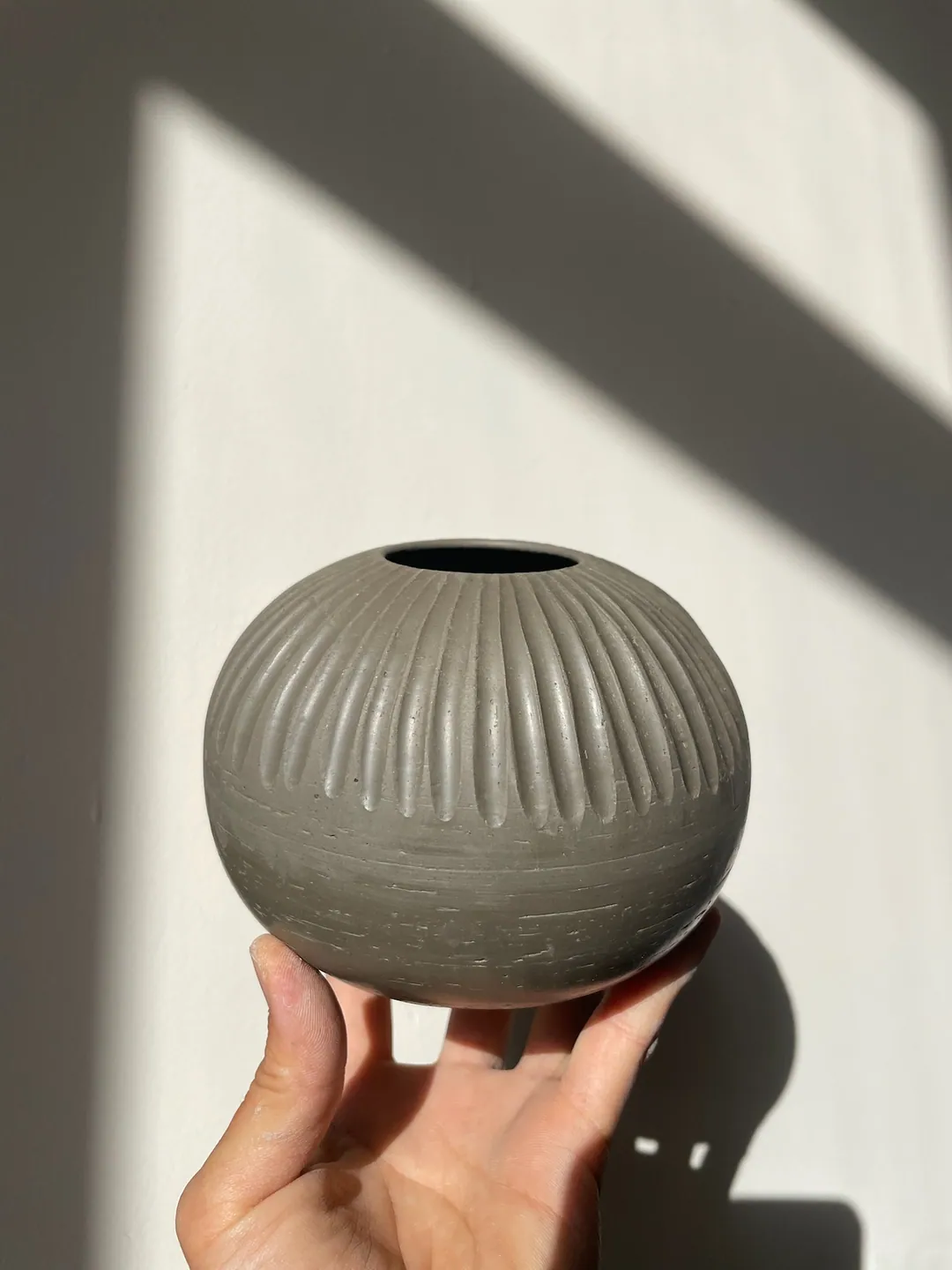 Vase 016, view 5