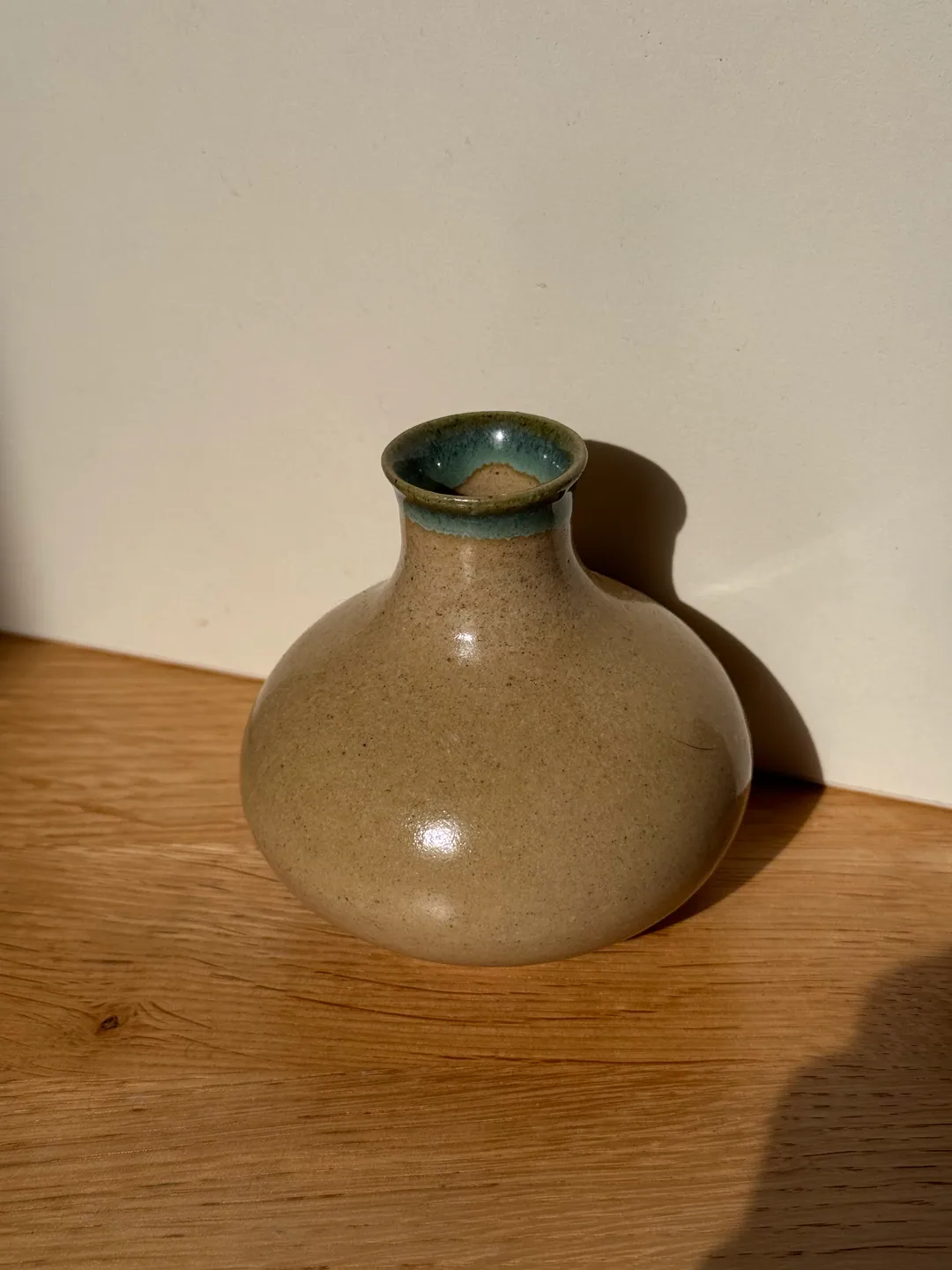 Decorative vase 019, view 3